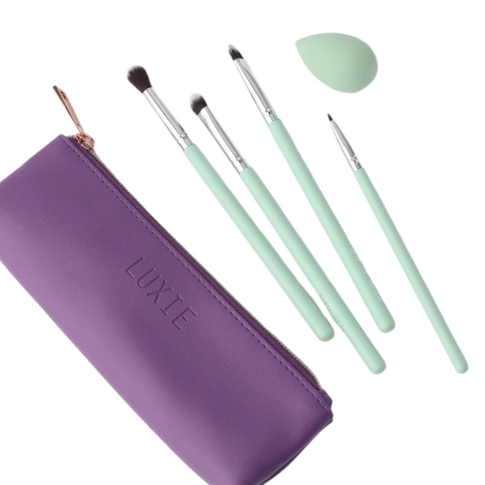 LUXIE FRESH FLORALS BRUSH SET NEW IN PACKAGE gift stocking stuffer